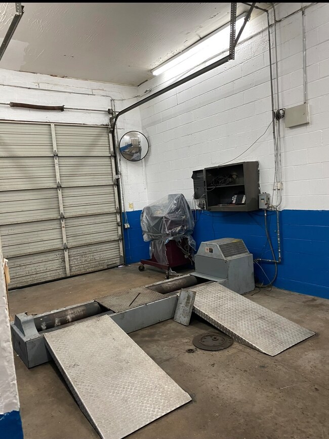 1101 Berry Rd, Houston, TX 77022 - photo 7