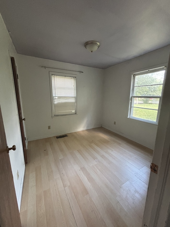 330 N Cherry St, Puryear, TN 38251 - photo 5