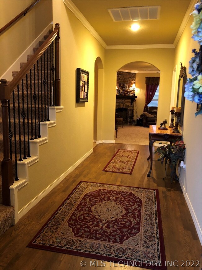 8101 S Hemlock Ave, Broken Arrow, OK 74011 - photo 2