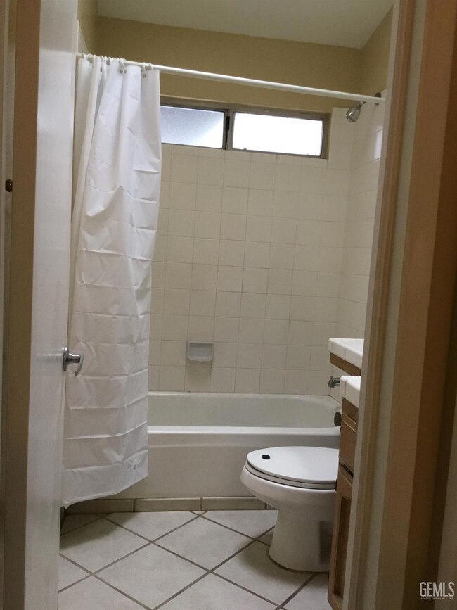 4611 Gardenwood Ln, Bakersfield, CA 93309 - photo 5