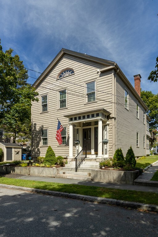 51 William St unit 2, Fairhaven, MA 02719 - photo 2