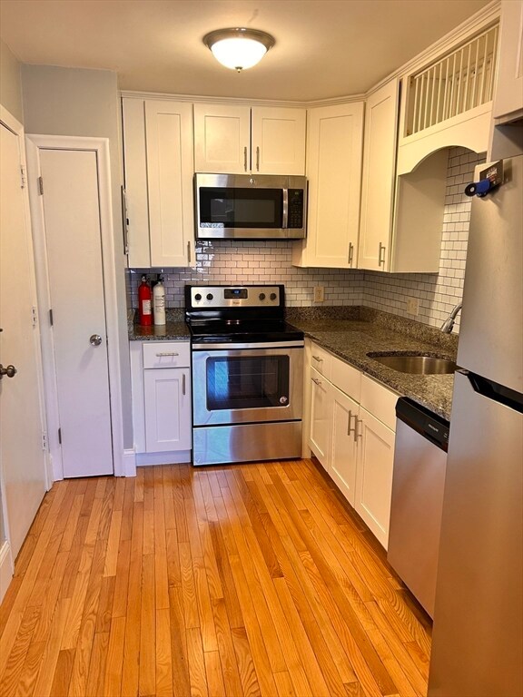 1409 River St unit 47, Hyde Park, MA 02136 - photo 2