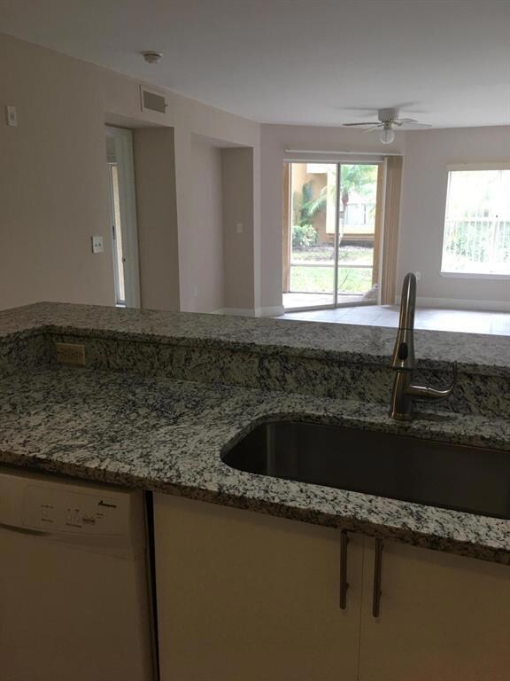 4783 Via Palm Lakes unit 102, West Palm Beach, FL 33417 - photo 5