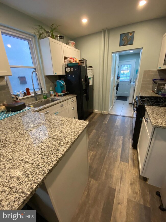 4720 Silverwood St, Philadelphia, PA 19128 - photo 6