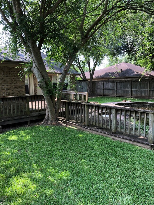 3825 Westglen Dr, Alvin, TX 77511 - photo 7