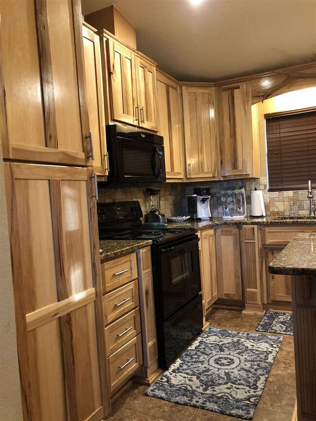 201 Royal Oaks Ct, Crawfordville, FL 32327 - photo 4