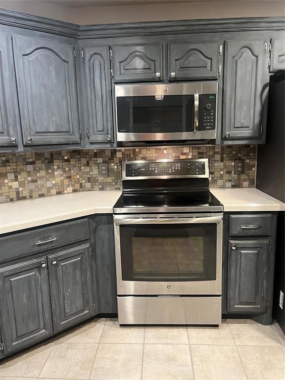 Stove & microwave venthood