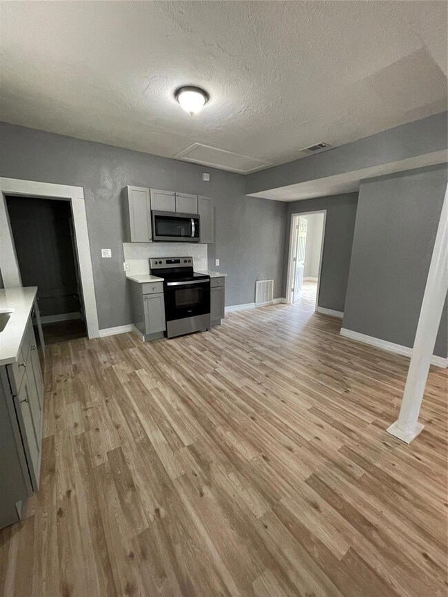 815 N Travis St, Sherman, TX 75090 - photo 3