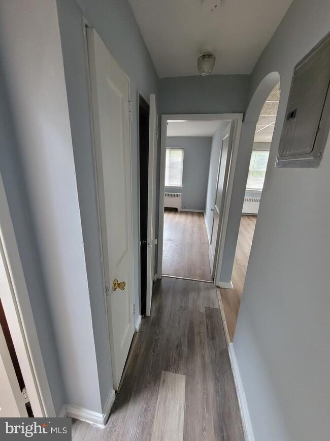 716 E Chester Pike unit D, Ridley Park, PA 19078 - photo 3