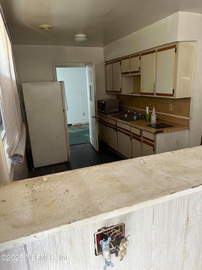 4544 Melvin Cir W, Jacksonville, FL 32210 - photo 7