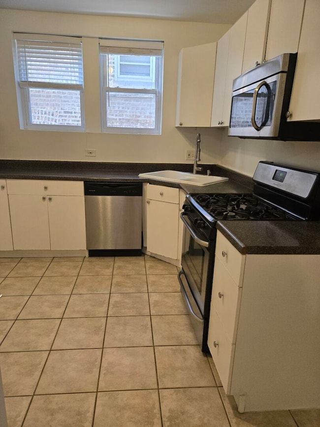 6518 N Mozart St unit 1, Chicago, IL 60645 - photo 4