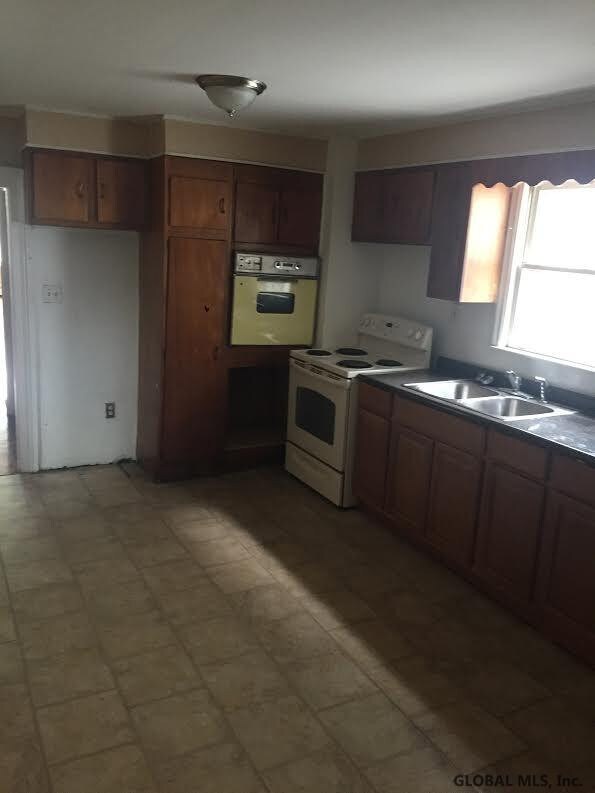 512 Yates St unit 1st Floor, Albany, NY 12208 - photo 7