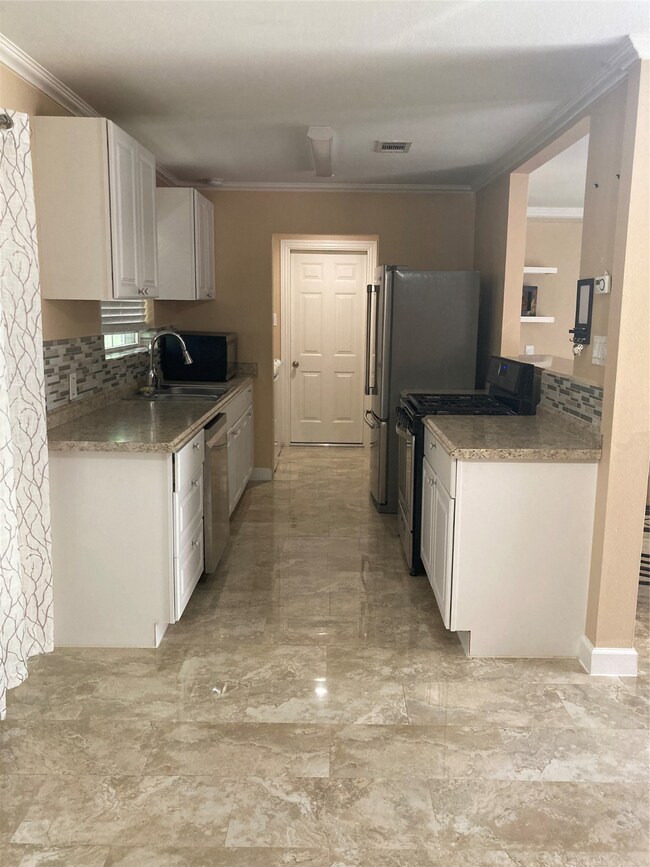 503 S Jack St, Alvin, TX 77511 - photo 5