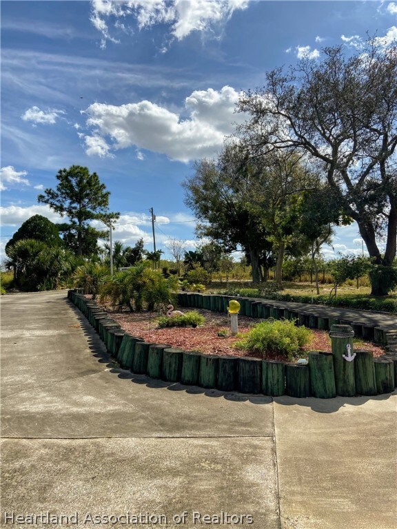 337 Mccoy Dr, Lake Placid, FL 33852 - photo 5