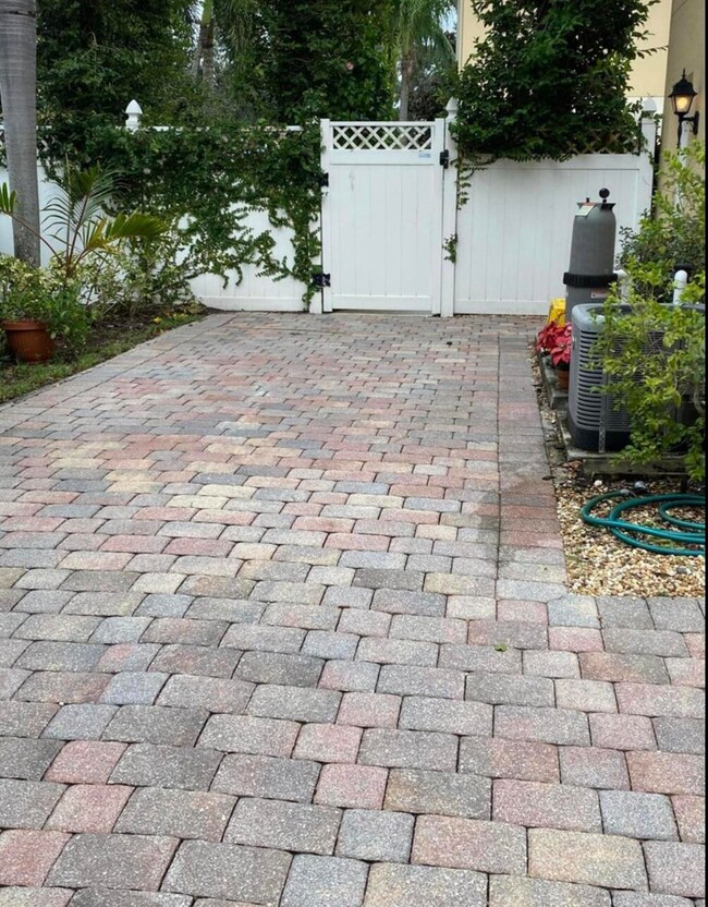 168 Florence Dr unit B, Jupiter, FL 33458 - photo 6