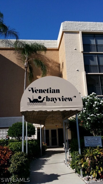 555 Park Shore Dr, Naples, FL 34103 - photo 5