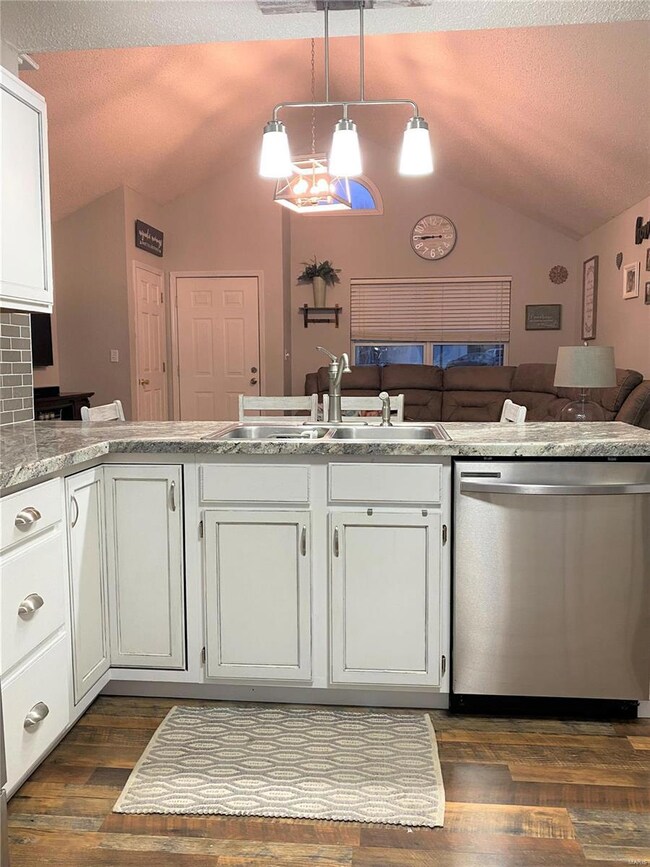 588 Huntleigh Ct, Farmington, MO 63640 - photo 5