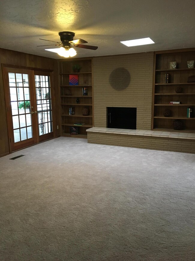 1308 Dakota St SE, Albuquerque, NM 87108 - photo 2