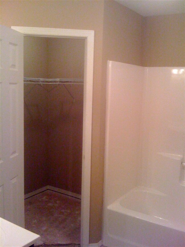 1067 S Hazelnut Ave, Springfield, MO 65802 - photo 7