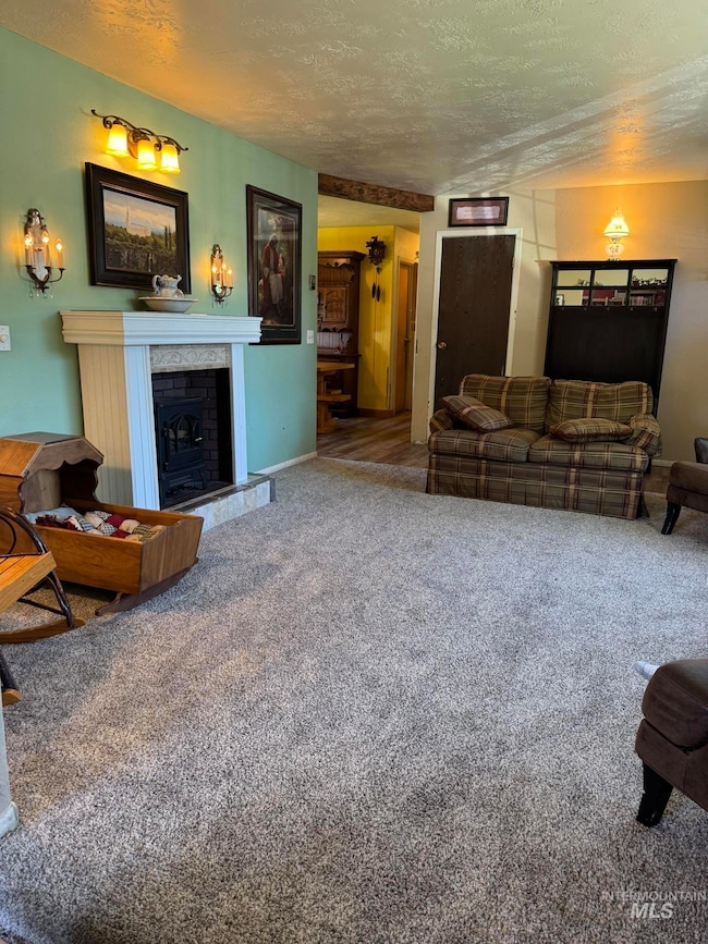 636 Spruce Cir, Gooding, ID 83330 - photo 2