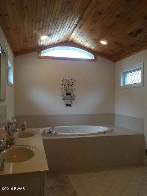 804 Wren Ct, Hawley, PA 18428 - photo 6