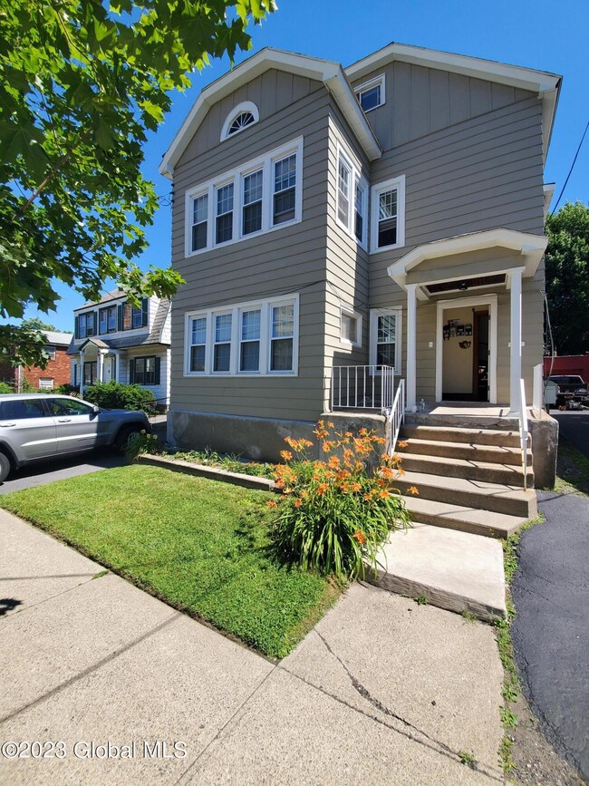 34 Sparkill Ave, Albany, NY 12209 - photo 5