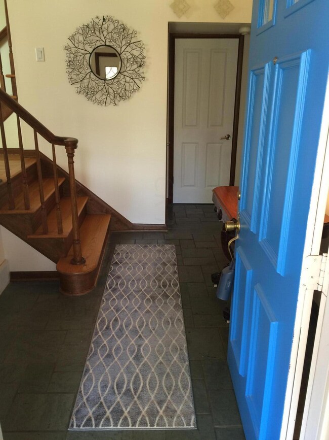 6284 Olde Orchard Dr, Columbus, OH 43213 - photo 4