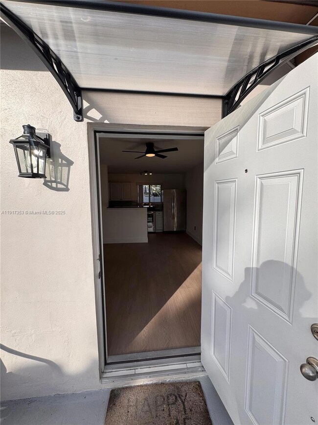 1540 NE 118th St unit B, Miami, FL 33161 - photo 3