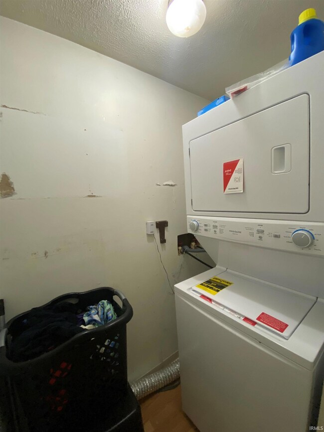 56522 Miller Dr, Elkhart, IN 46516 - photo 6