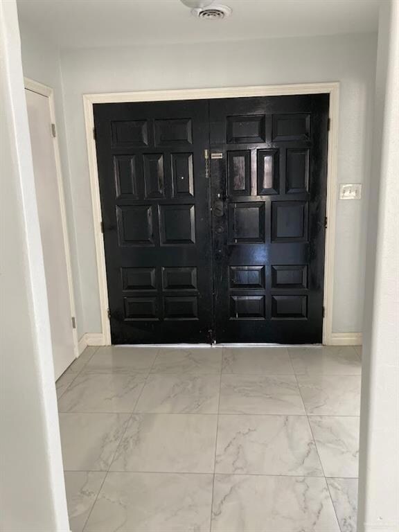 1114 W 4th St, Weslaco, TX 78596 - photo 2