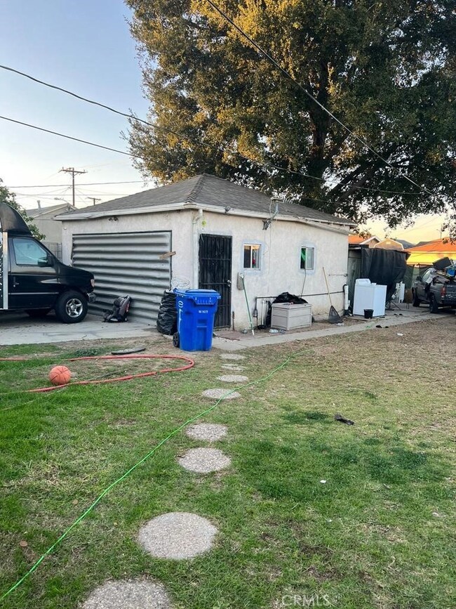 1017 E 150th St, Compton, CA 90220 - photo 2