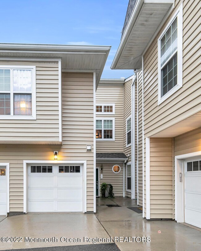 111 April Way unit 111, Middletown, NJ 07748 - photo 4