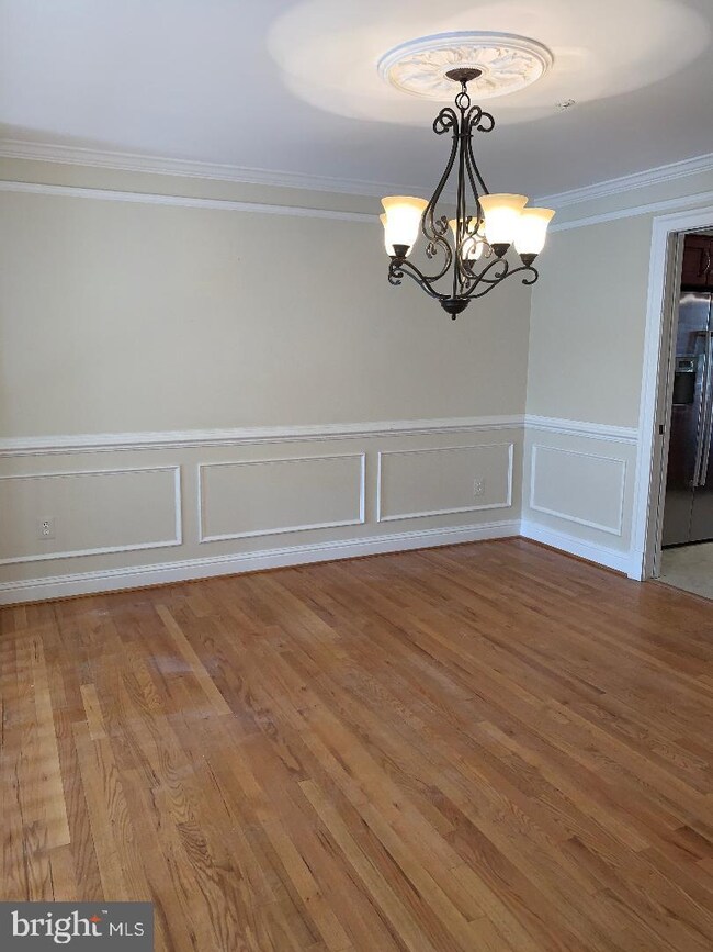 8309 Turnberry Ct, Potomac, MD 20854 - photo 3