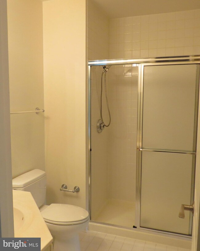 2204 Westcourt Ln unit 220, Herndon, VA 20170 - photo 6