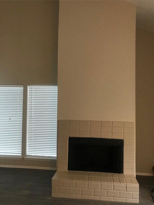 7895 Green Lawn Dr unit 7895, Houston, TX 77088 - photo 3