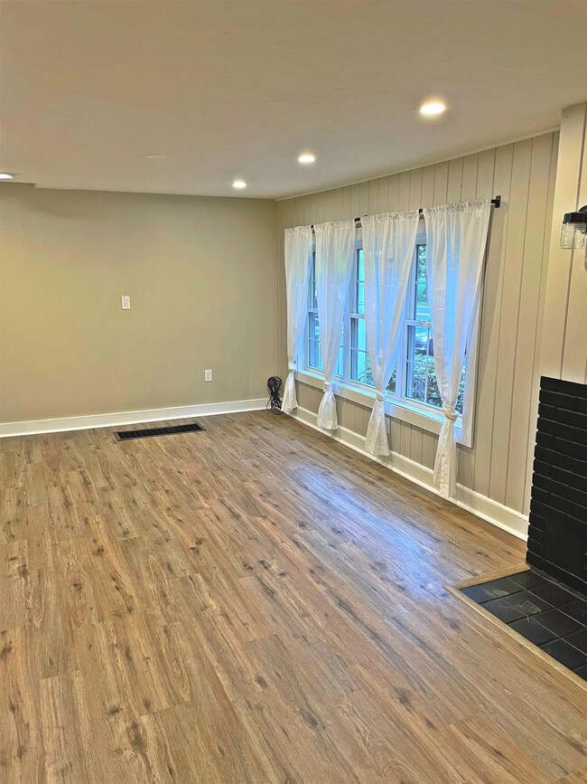 95 Tsienneto Rd, Derry, NH 03038 - photo 4