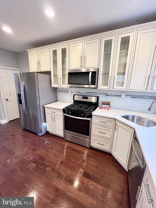 2653 Jasper St, Philadelphia, PA 19125 - photo 5