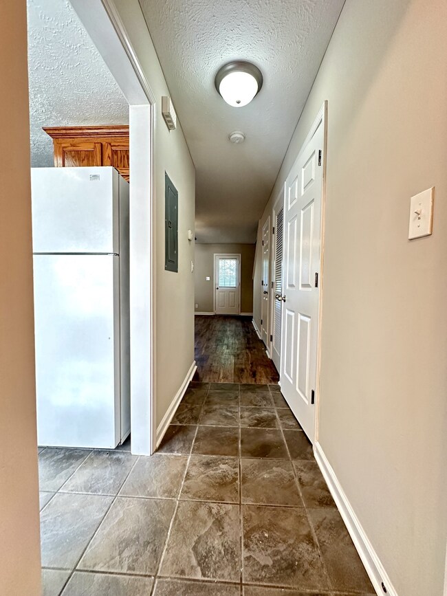 300 Condor Ct unit A, Clarksville, TN 37042 - photo 2