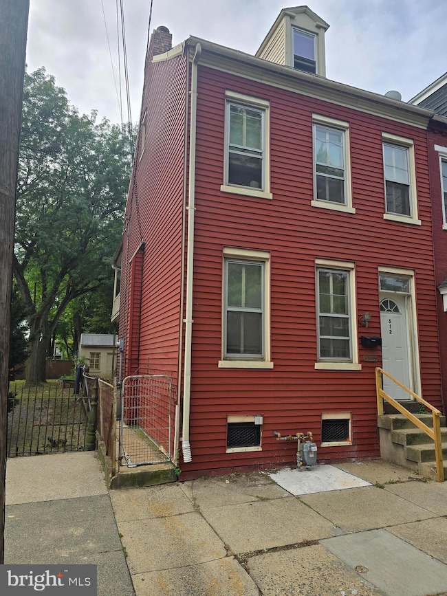 512 W Walnut St, Lancaster, PA 17603 - photo 2