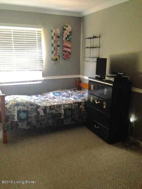 5412 Oakcreek Ln, Louisville, KY 40291 - photo 7