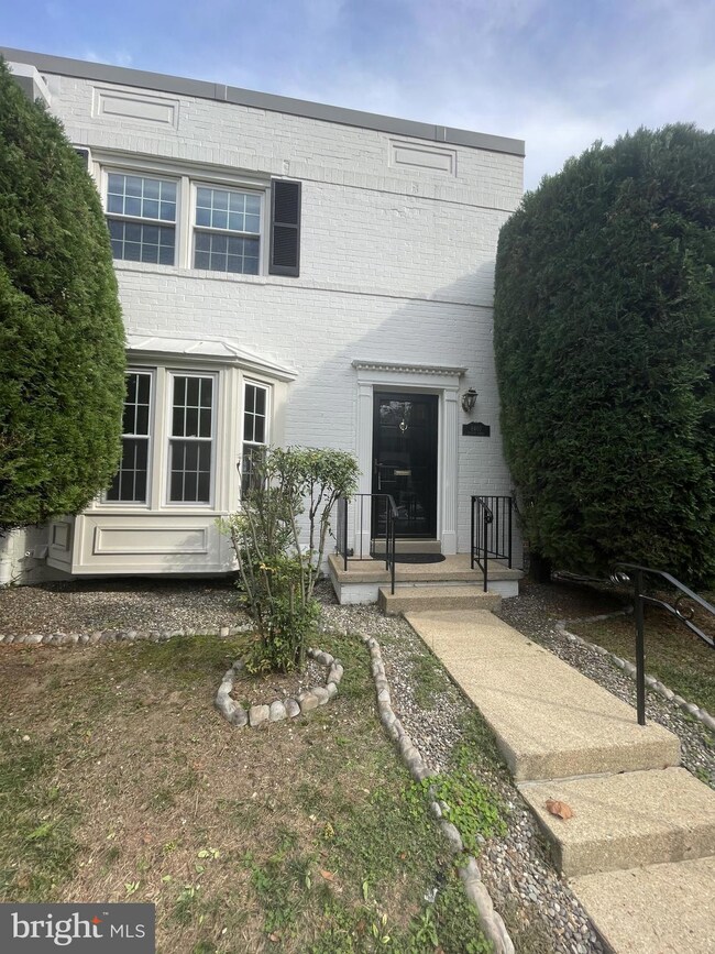 8407 Willow Forge Rd, Springfield, VA 22152 - photo 3