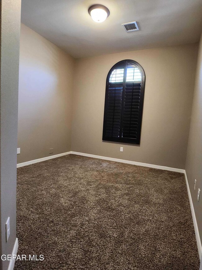 13602 Lancashire Dr, Horizon City, TX 79928 - photo 4