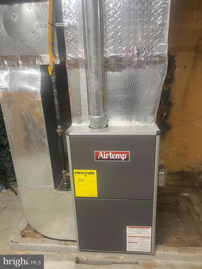 1125 Perry St, Reading, PA 19604 - photo 7