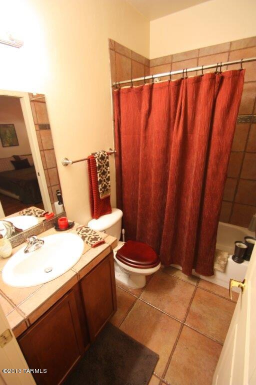 GuestBathroom1