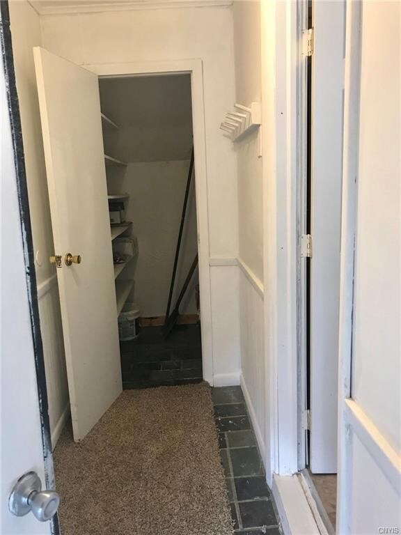 Walk right into your Convenient mudroom with stora