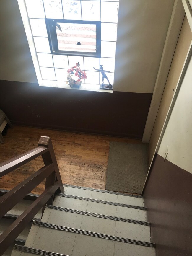 6328 N Mozart St, Chicago, IL 60659 - photo 4