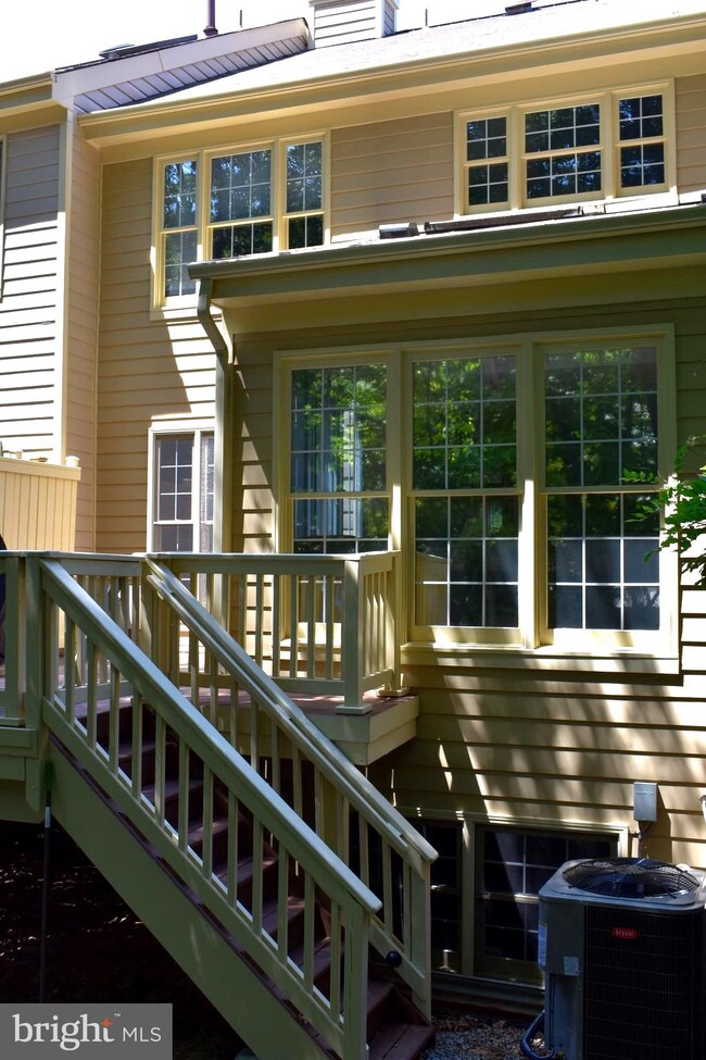 11407 Heritage Oak Ct, Reston, VA 20194 - photo 4