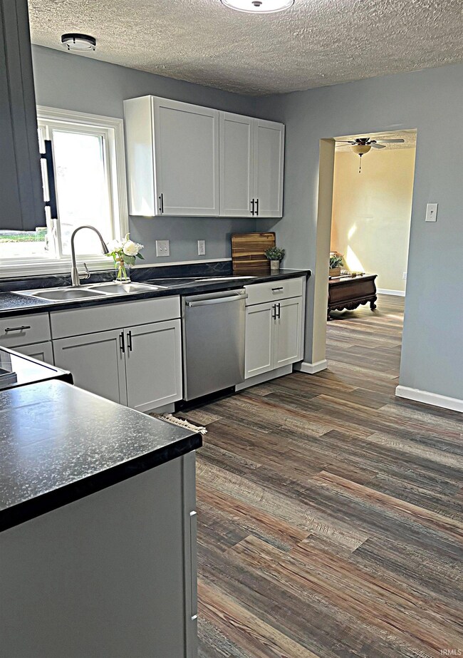 410 A St SE, Linton, IN 47441 - photo 6