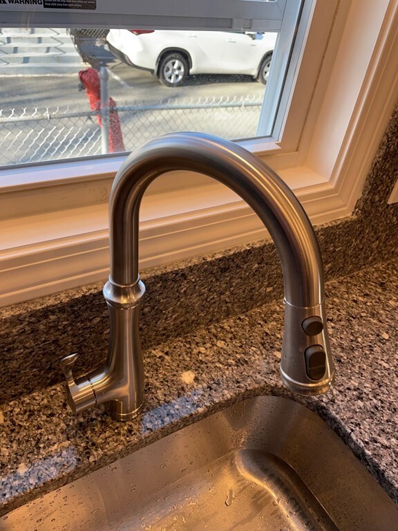 217 Washington St unit 4, Lynn, MA 01902 - photo 4