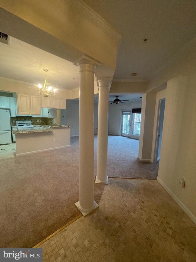 2931 Deer Hollow Way unit 205, Fairfax, VA 22031 - photo 5